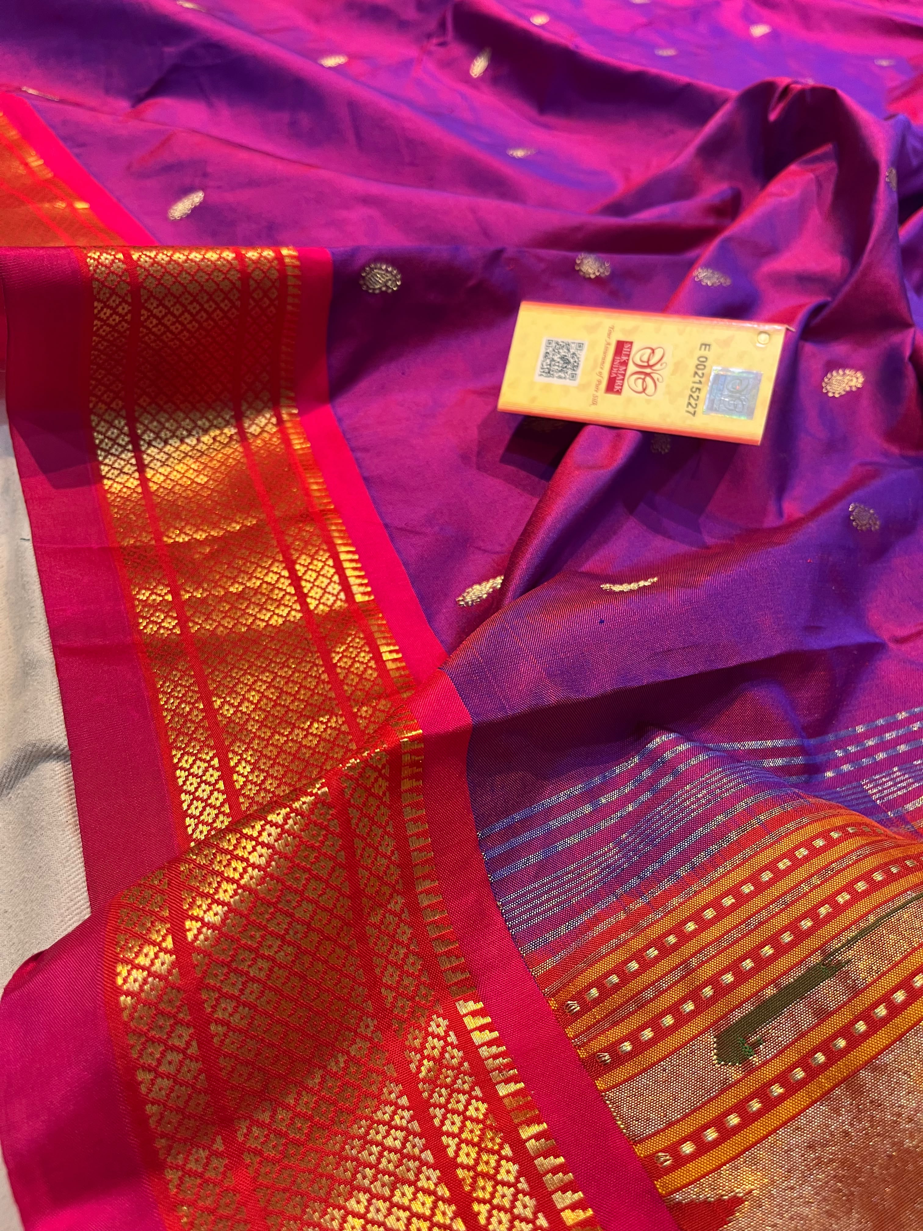 Traditional Narali paithani