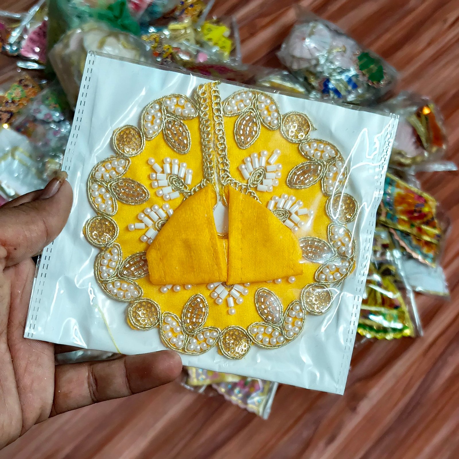 लड्डू गोपाल स्टोन वर्क ड्रेस 🦚