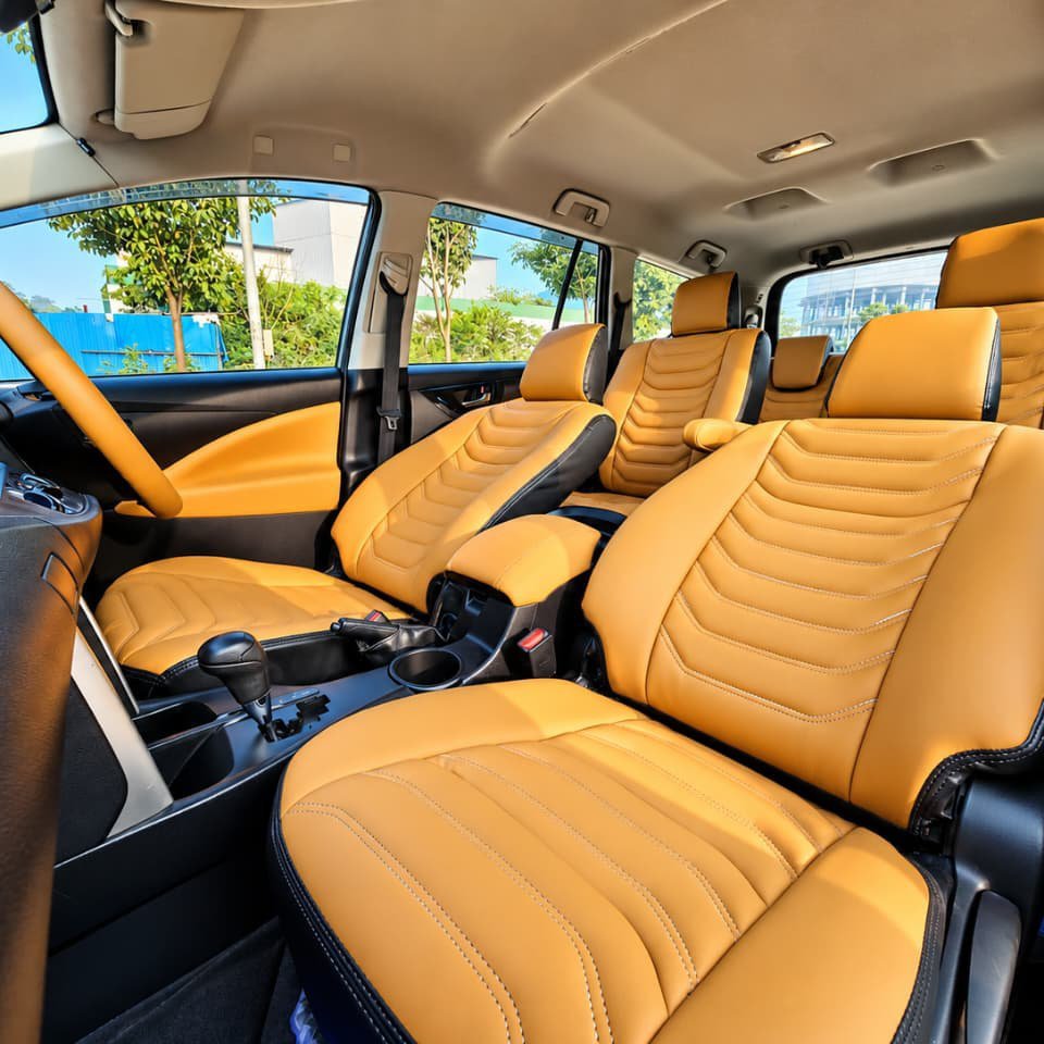 TOYOTA INNOVA CRYSTA 2.8